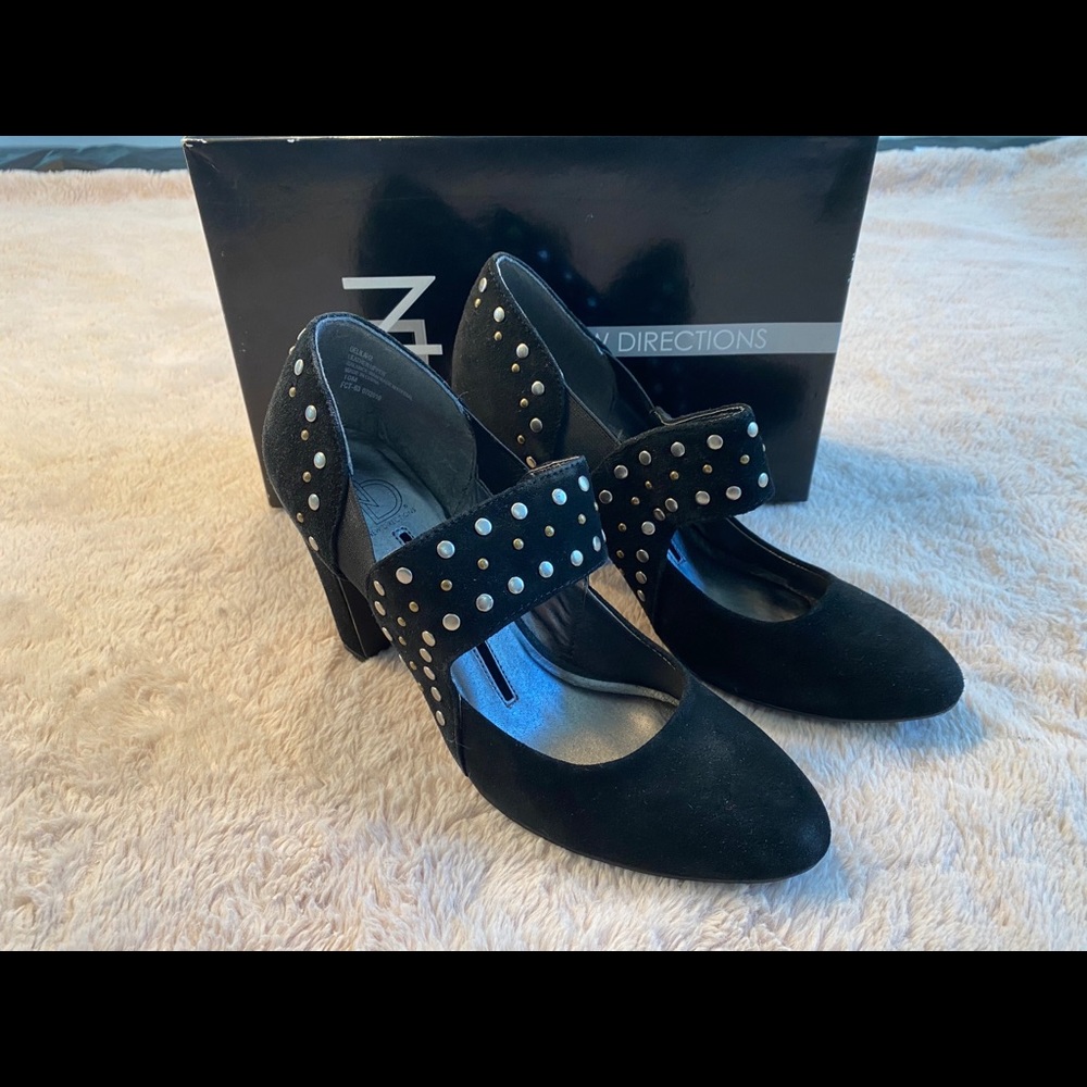 BRAND NEW STUDDED BLACK HEELS